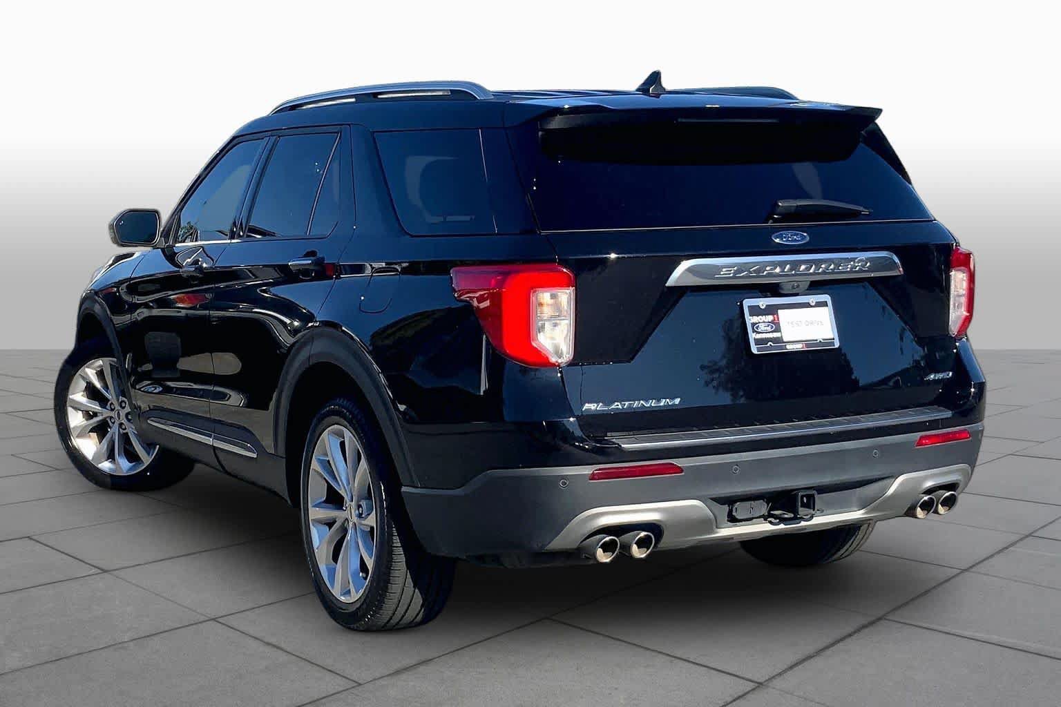 Certified 2023 Ford Explorer Platinum w/ Technology Package AWD/4WD image 12