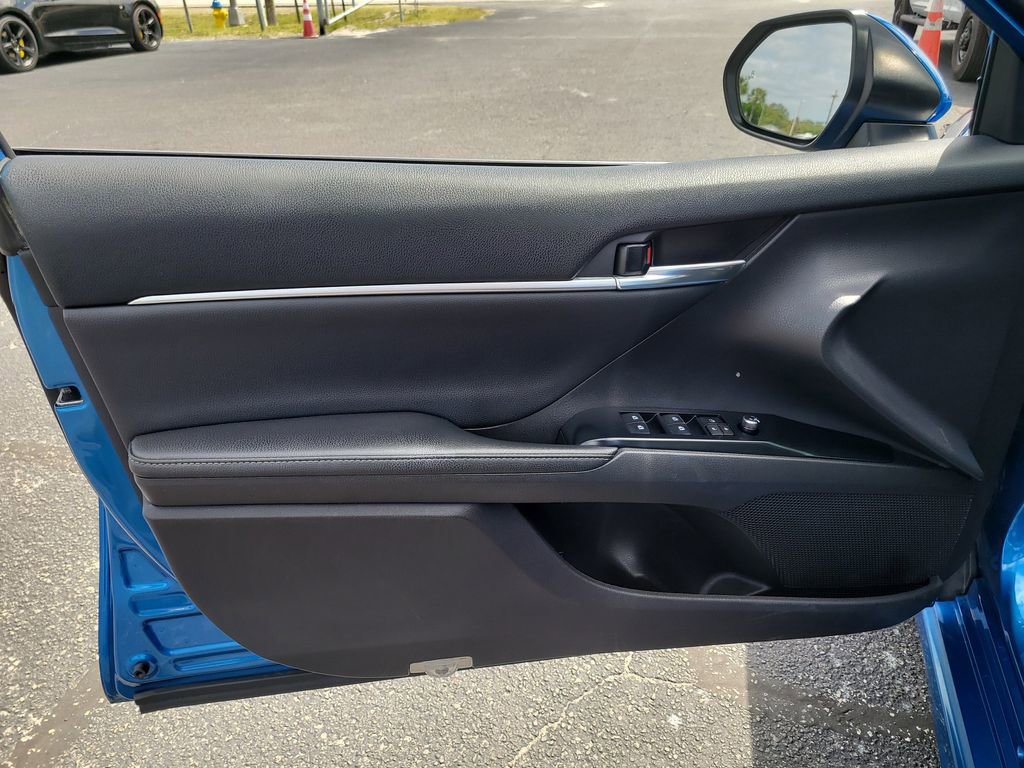 Used 2020 Toyota Camry XSE FWD image 12