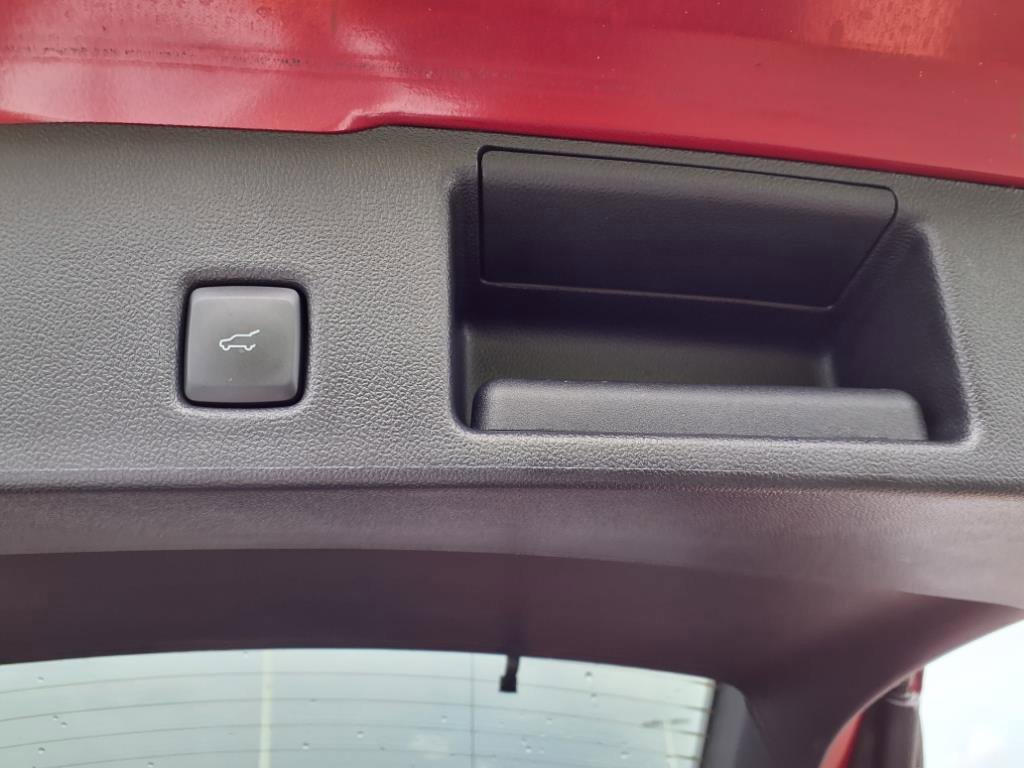 Certified 2022 Ford Escape Titanium image 11