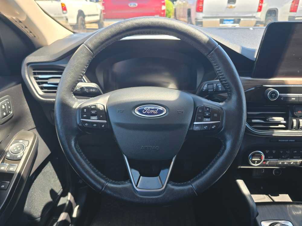 Certified 2020 Ford Escape Titanium w/ Titanium Premium Package 2.0 AWD/4WD image 11