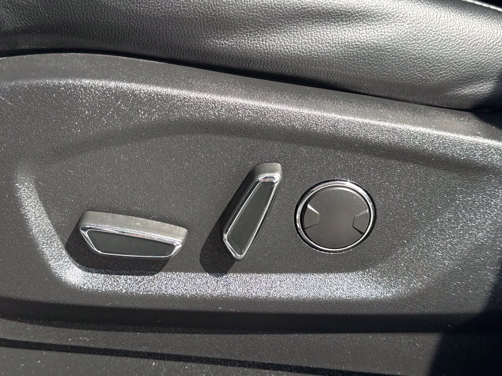 Certified 2019 Ford Edge Titanium FWD image 25