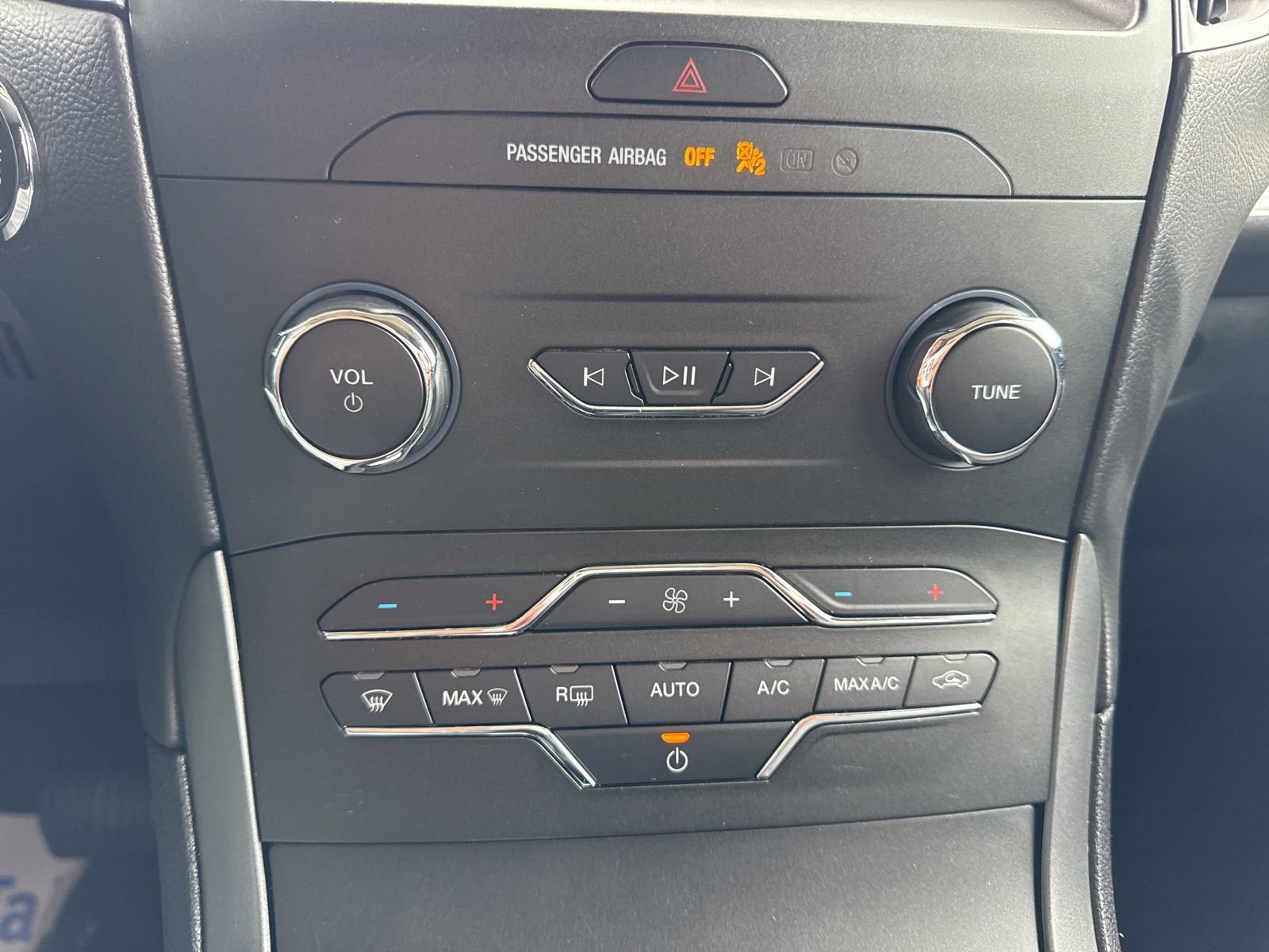 Certified 2020 Ford Edge SE AWD/4WD image 32