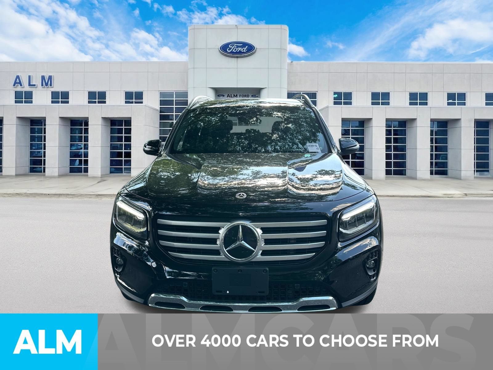 Used 2025 Mercedes-Benz GLB 250 image 2