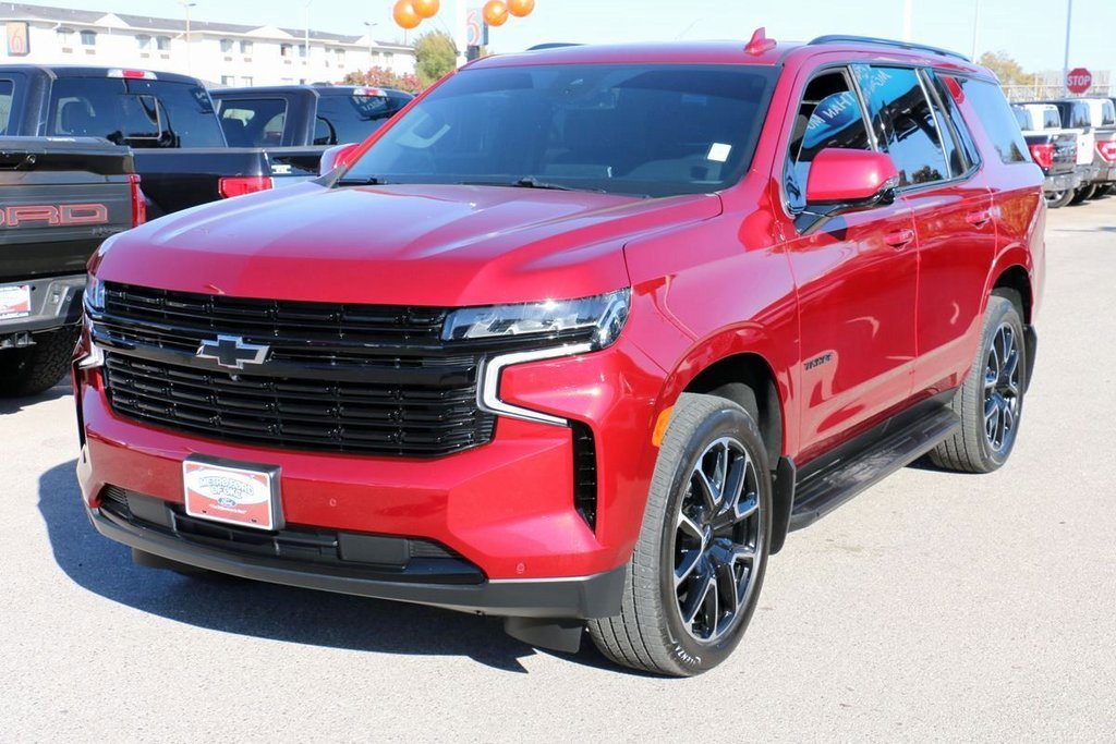 Used 2024 Chevrolet Tahoe RST w/ Luxury Package image 2