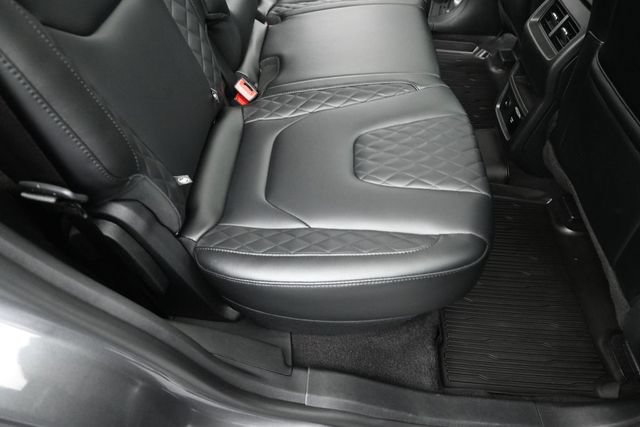 Certified 2024 Ford Edge Titanium AWD/4WD image 26