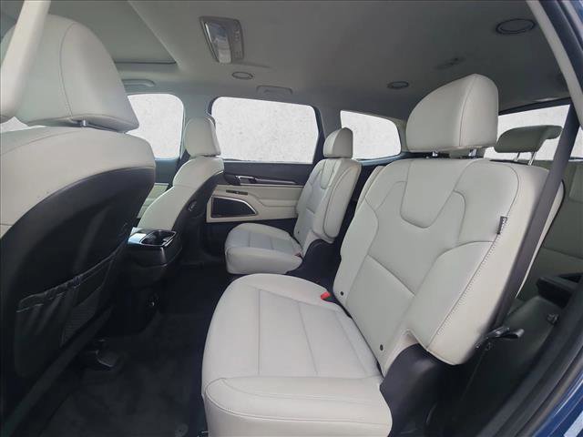 Used 2025 Kia Telluride S FWD image 18