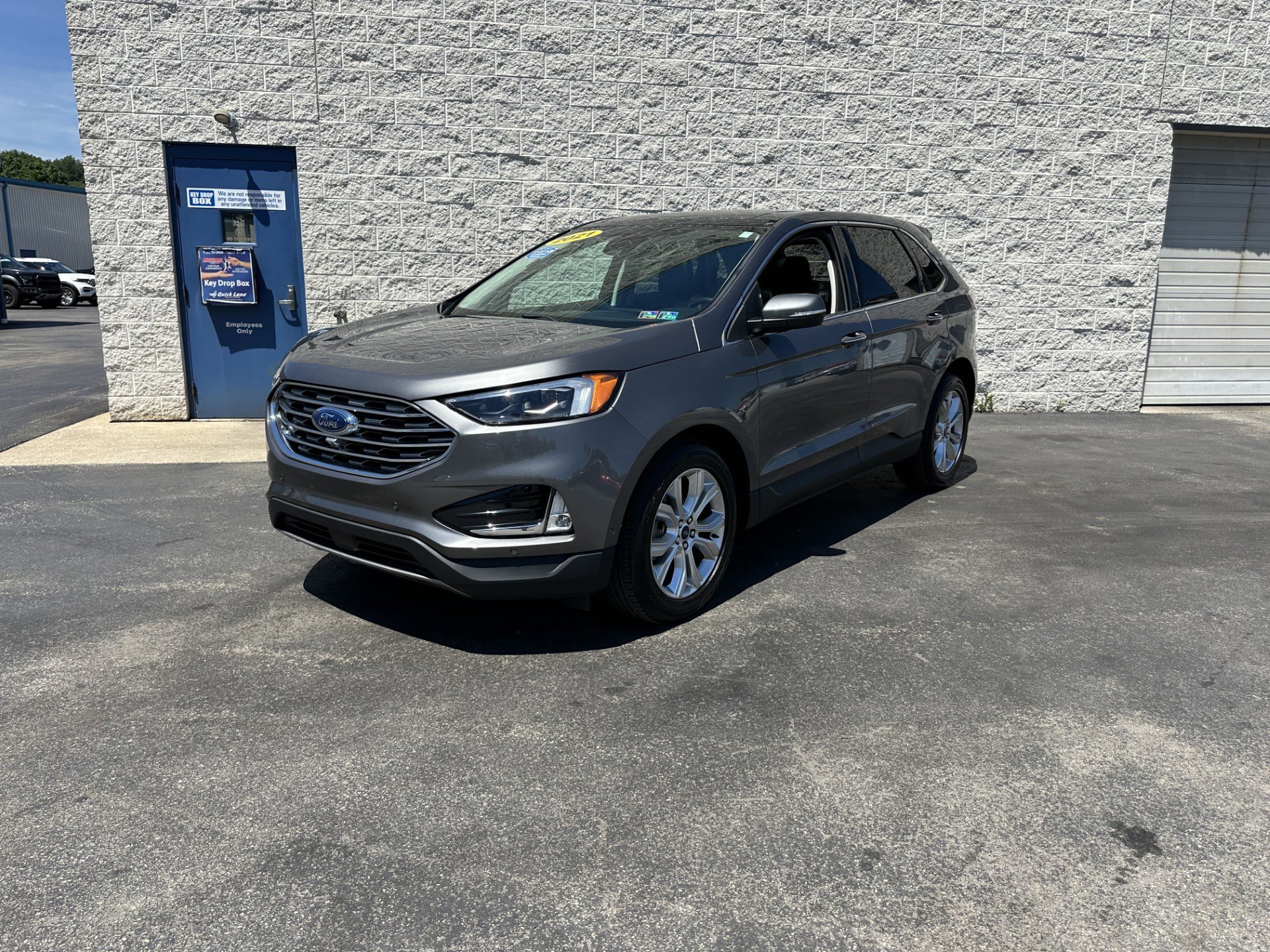 Certified 2021 Ford Edge Titanium w/ Equipment Group 301A AWD/4WD image 2