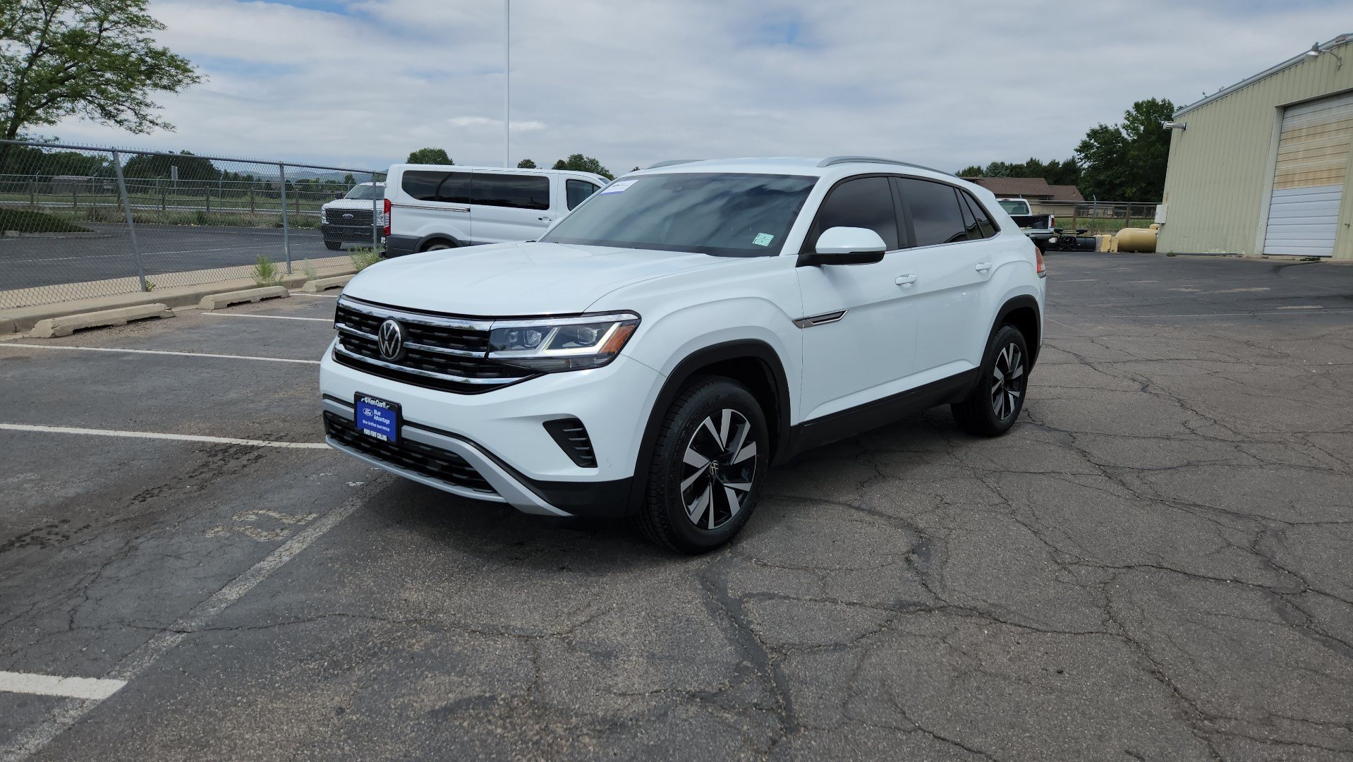 Used 2022 Volkswagen Atlas Cross Sport SE FWD image 3