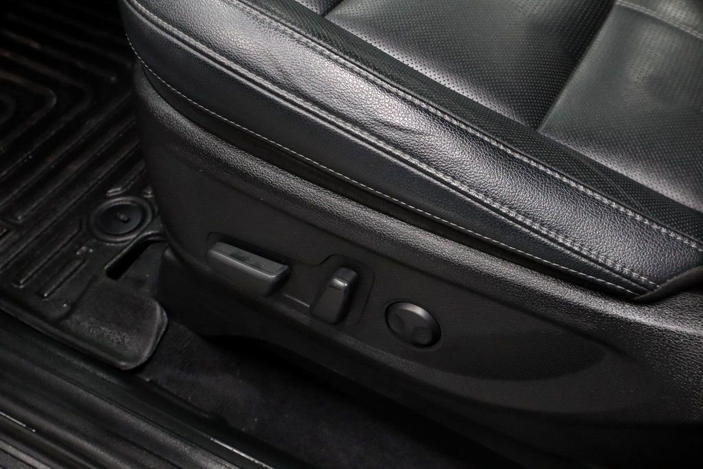 Used 2023 Kia Telluride EX w/ EX Captain's Chair Package image 25