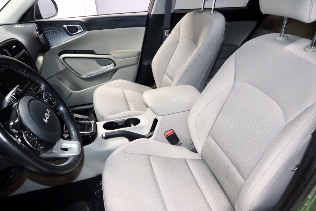 Used 2022 Kia Soul EX FWD image 24