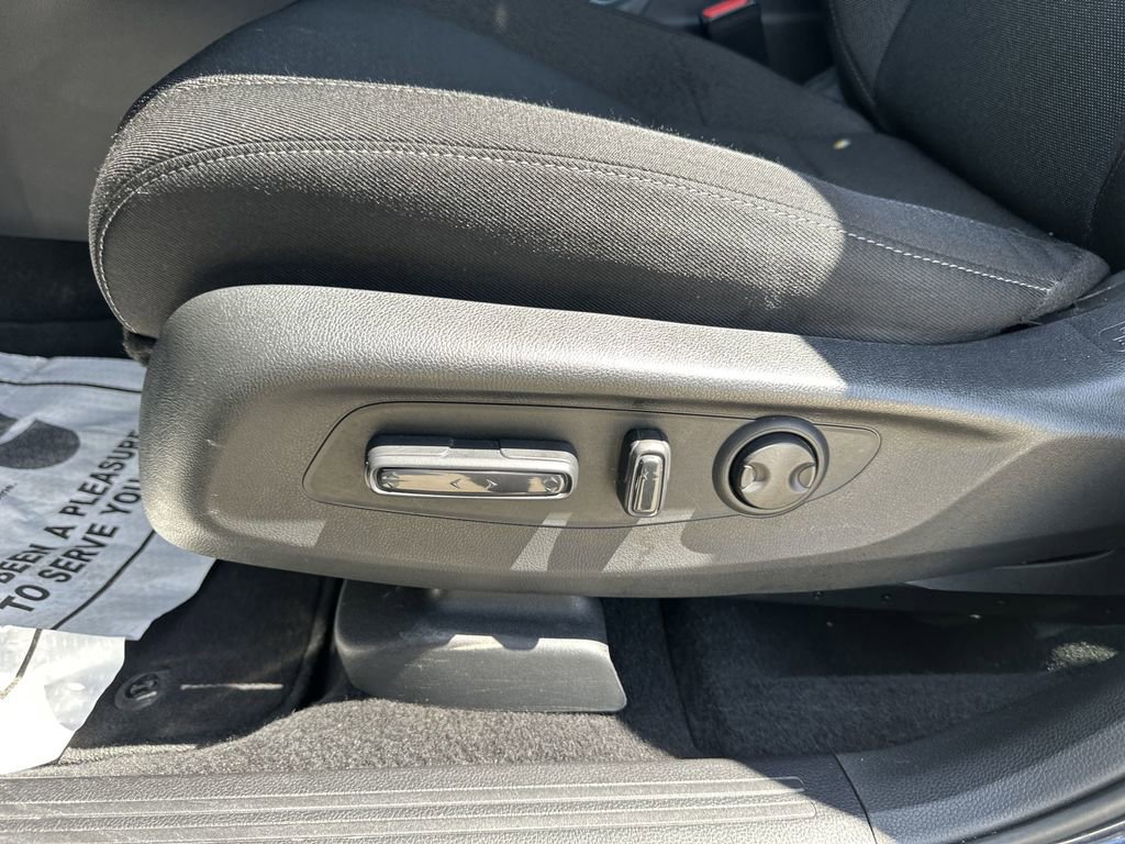 Used 2024 Honda CR-V EX image 8