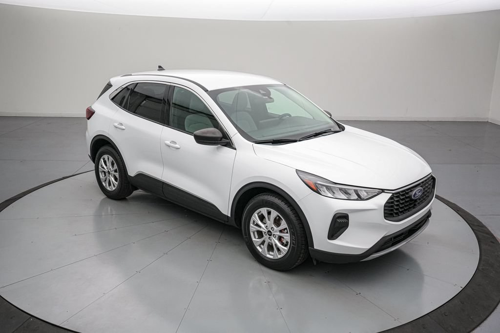 Certified 2023 Ford Escape Active w/ Tech Pack #1 FWD image 2