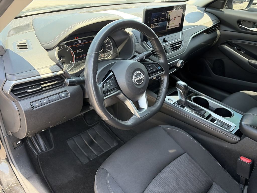 Used 2023 Nissan Altima 2.5 SV w/ SV Premium Package AWD/4WD image 11