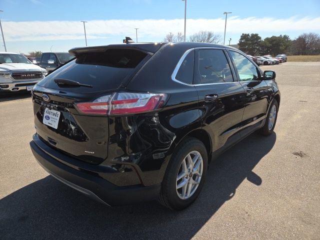 Certified 2024 Ford Edge SEL image 3