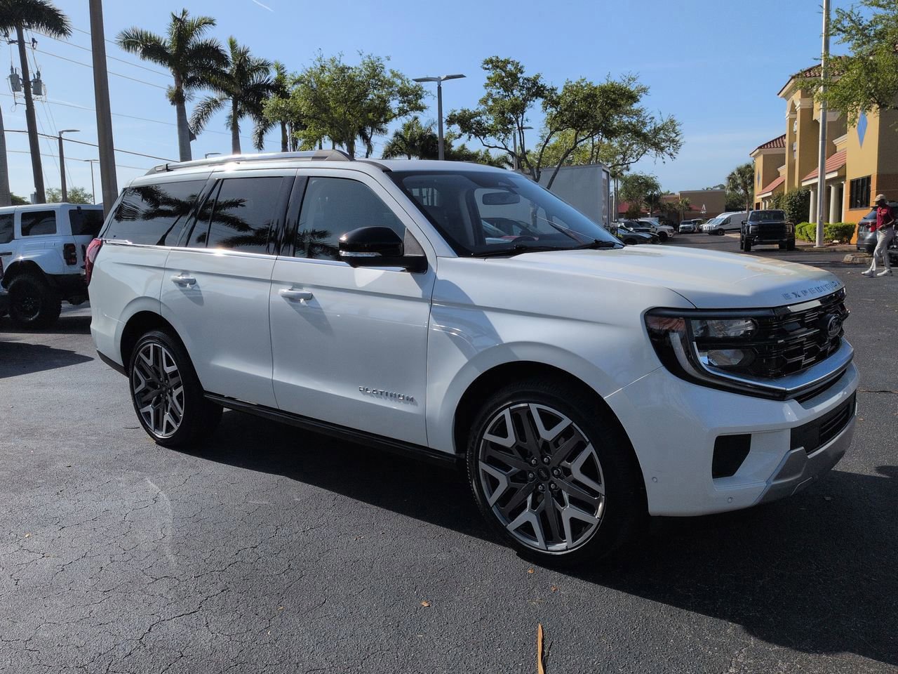 Certified 2025 Ford Expedition Platinum w/ Platinum Ultimate Package image 8