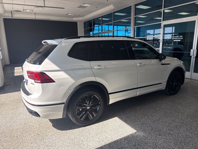 Used 2022 Volkswagen Tiguan SE R-Line AWD/4WD image 14