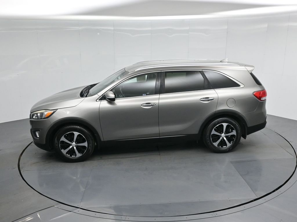 Used 2017 Kia Sorento EX image 43