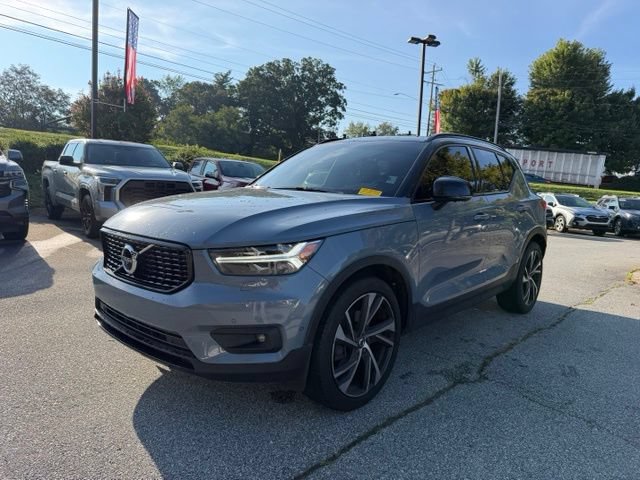 Used 2021 Volvo XC40 T5 R-Design w/ Advanced Package