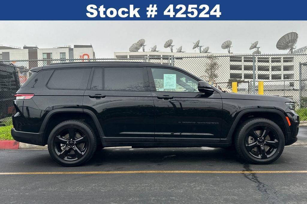 Used 2021 Jeep Grand Cherokee L Laredo image 3