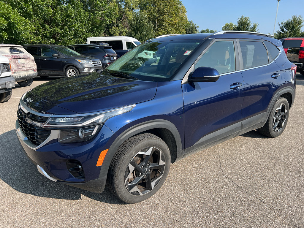 Used 2024 Kia Seltos EX AWD/4WD image 3