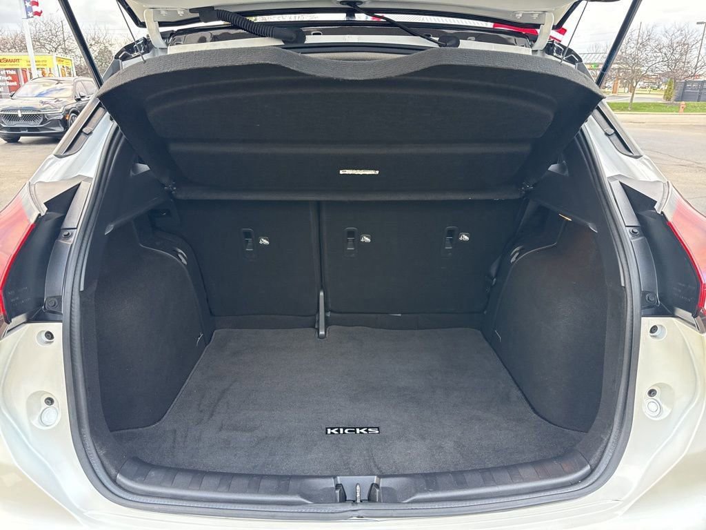 Used 2022 Nissan Kicks SR w/ Premium Package image 50