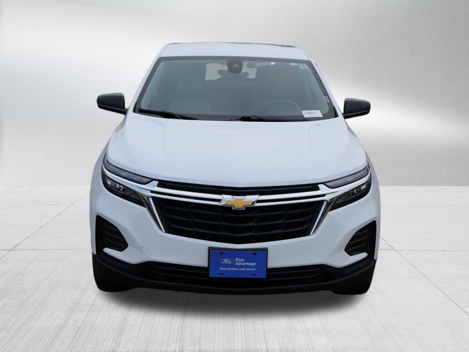 Used 2023 Chevrolet Equinox LS w/ LS Convenience Package AWD/4WD image 2