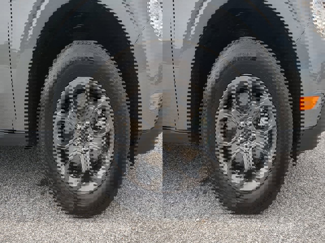 Certified 2024 Ford Maverick XLT w/ XLT Luxury Package image 9