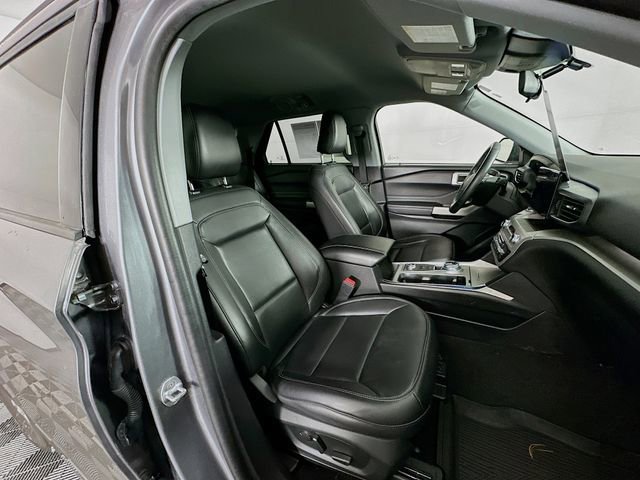 Certified 2022 Ford Explorer XLT w/ Equipment Group 202A image 34
