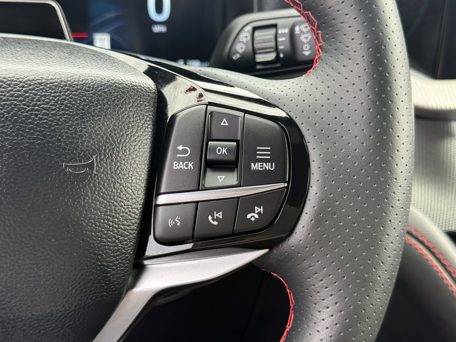 Certified 2025 Ford Explorer ST-Line AWD/4WD image 34