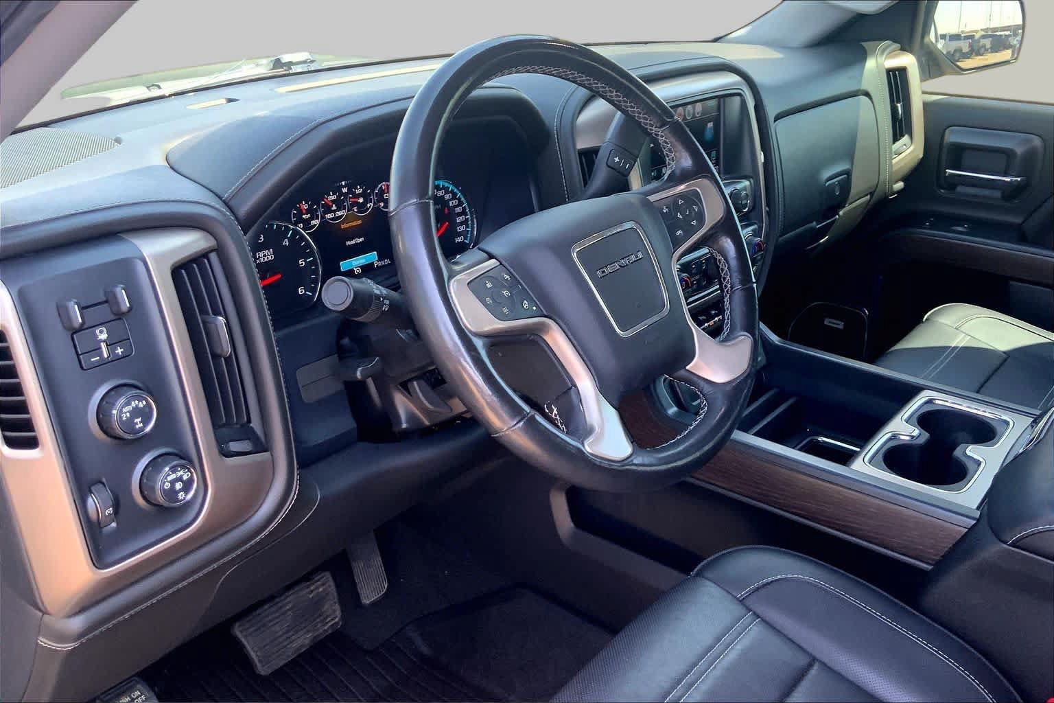 Used 2018 GMC Sierra 1500 Denali w/ Denali Ultimate Package AWD/4WD image 18