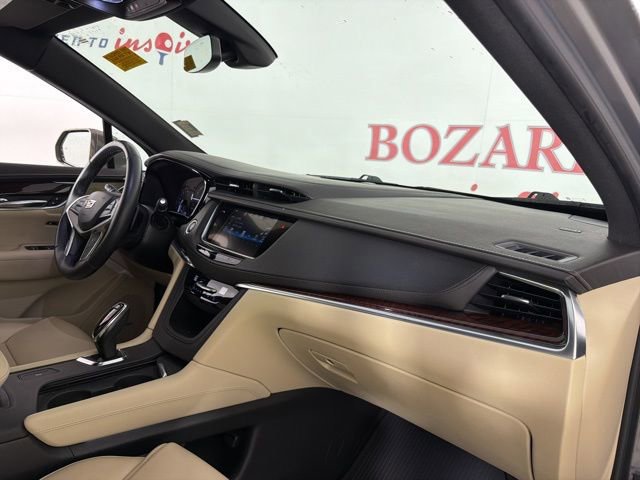 Used 2018 Cadillac XT5 Luxury w/ Driver Awareness Package image 17