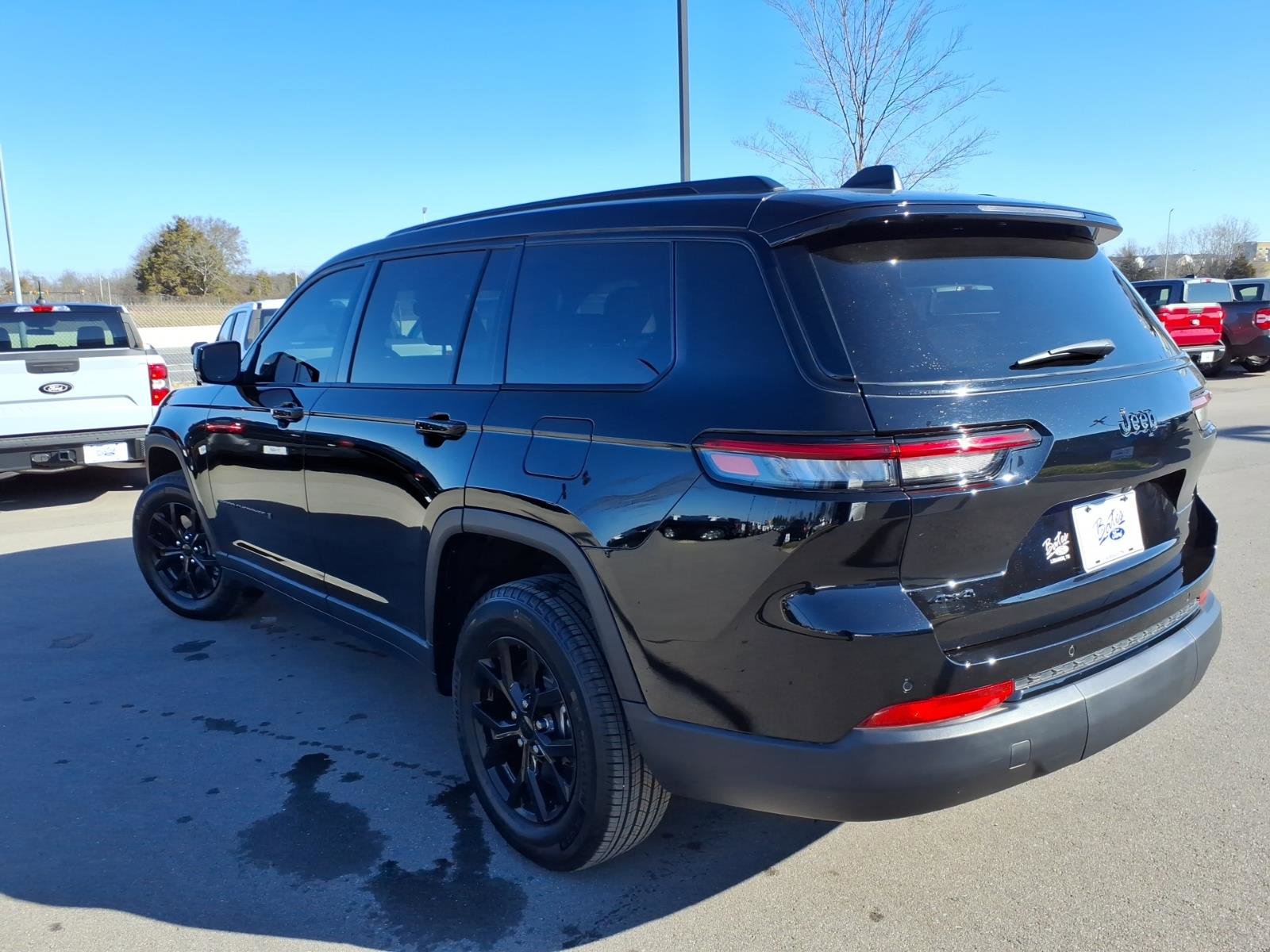 Used 2024 Jeep Grand Cherokee L Altitude image 5
