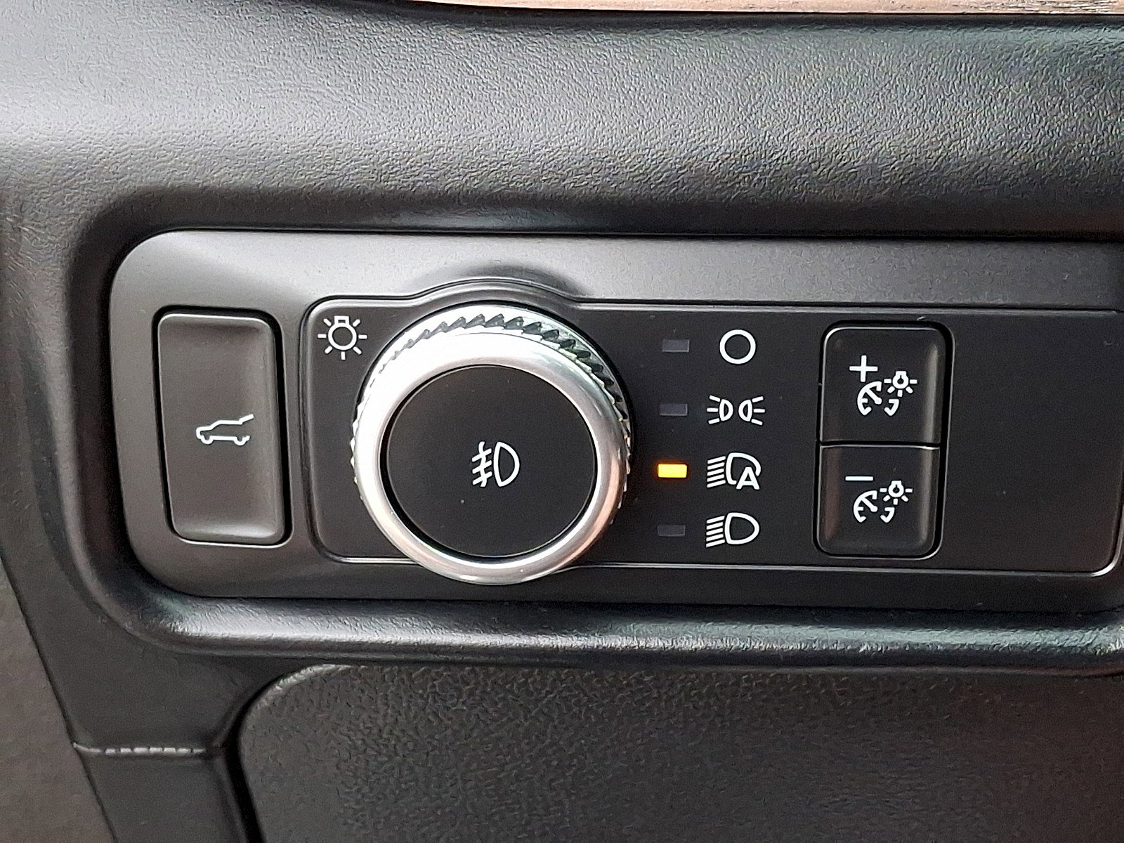 Certified 2021 Ford Explorer Platinum w/ Equipment Group 601A image 26