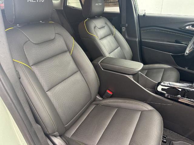 Used 2025 Chevrolet Trax ACTIV w/ Sunroof Package FWD image 31
