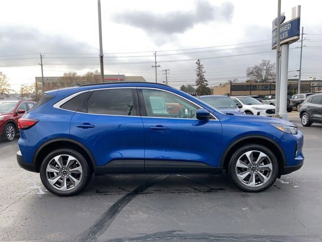 Certified 2023 Ford Escape Platinum image 2