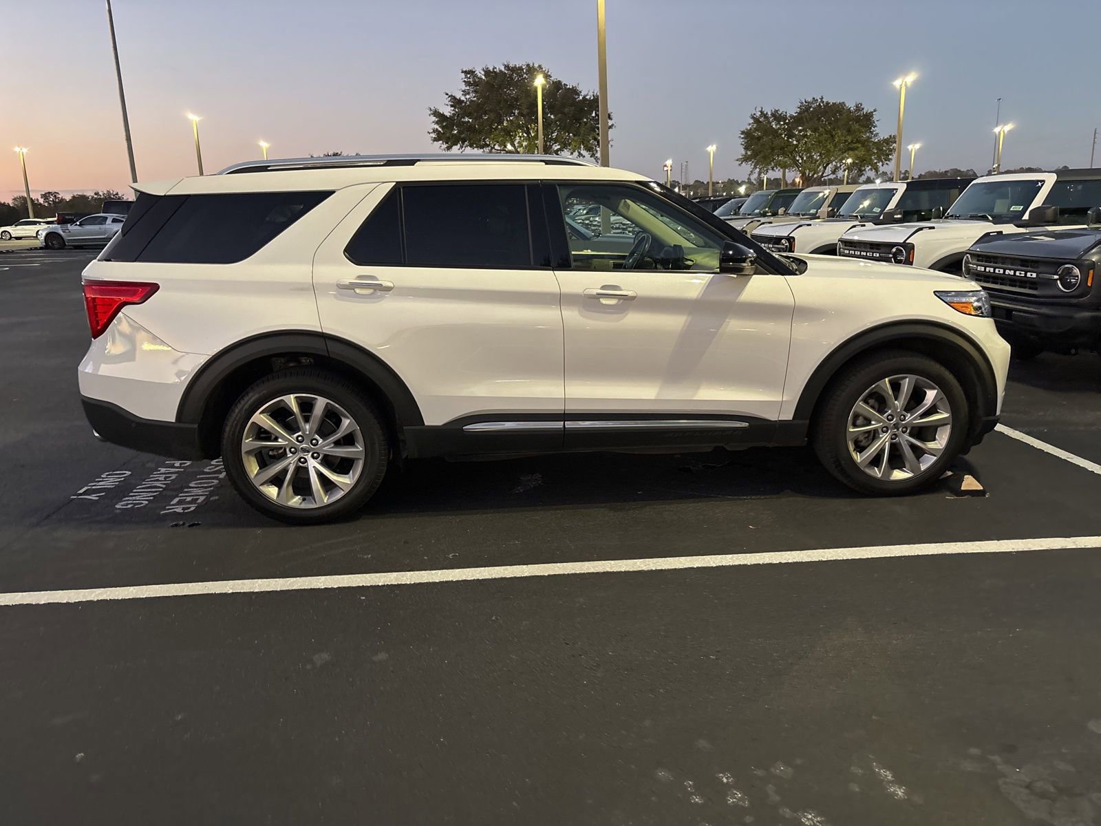 Certified 2022 Ford Explorer Platinum w/ Equipment Group 601A image 2