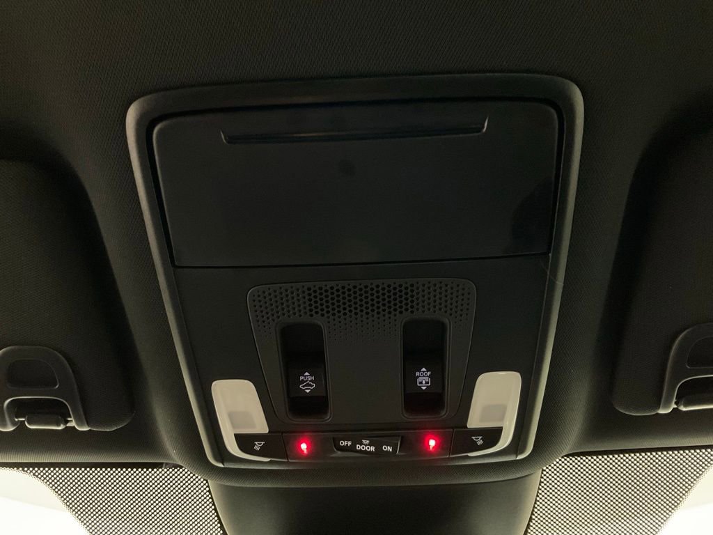 Used 2025 Honda Pilot Black Edition image 20