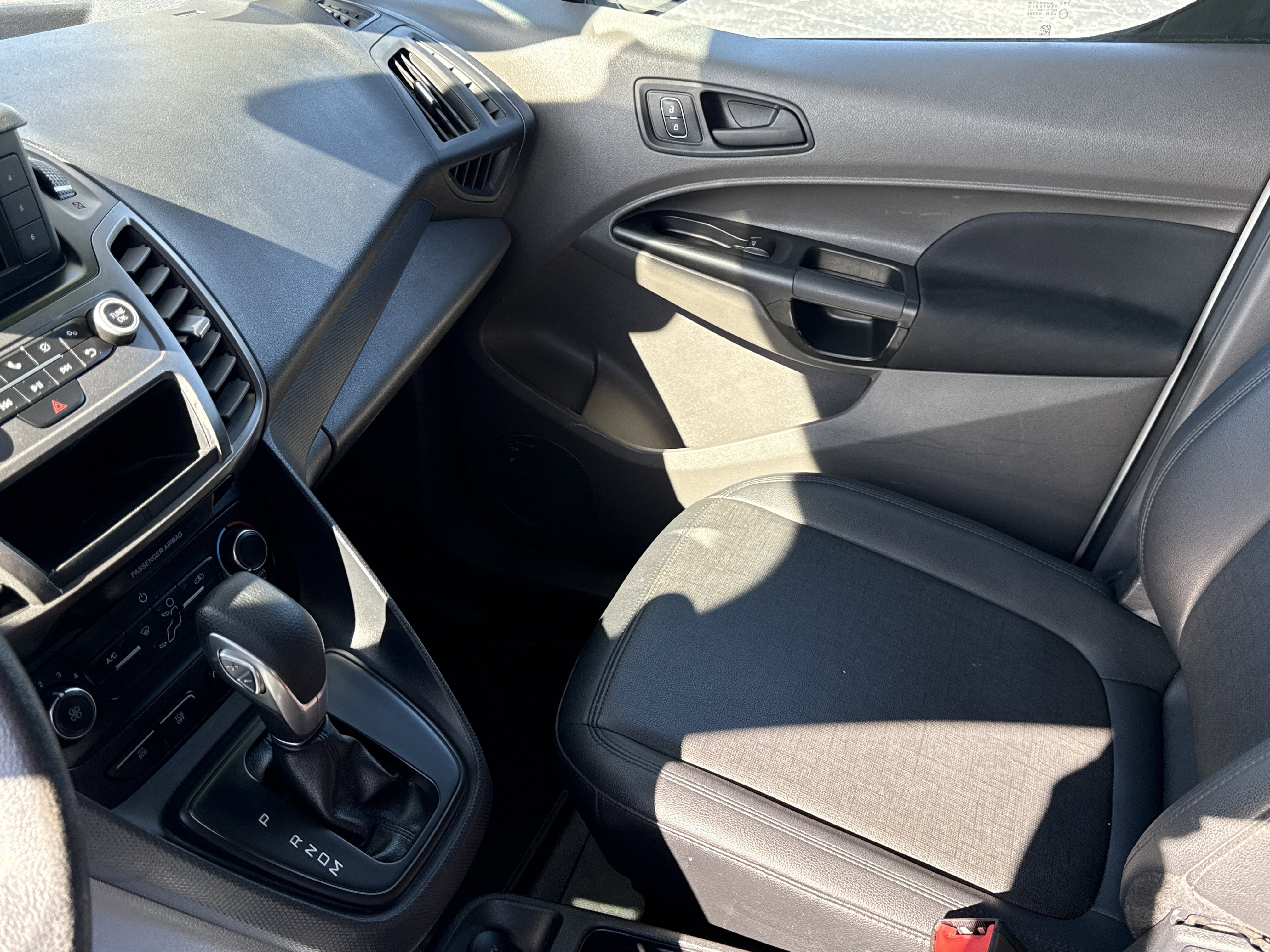 Certified 2020 Ford Transit Connect XL image 12