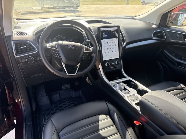 Certified 2024 Ford Edge SEL w/ Convenience Package AWD/4WD image 15