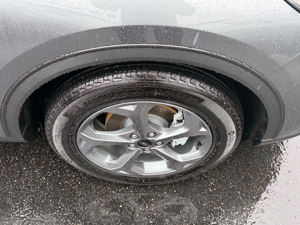Certified 2025 Ford Escape ST-Line AWD/4WD image 6