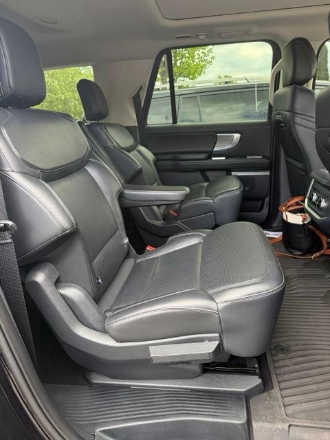 Certified 2025 Ford Expedition Max Platinum AWD/4WD video 3