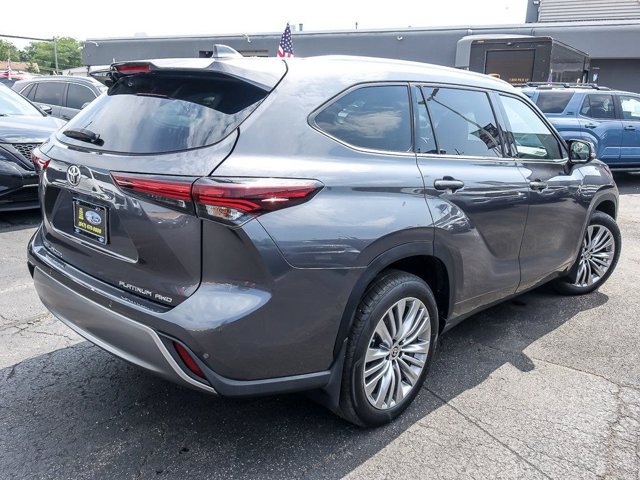 Used 2024 Toyota Highlander Platinum AWD/4WD image 10