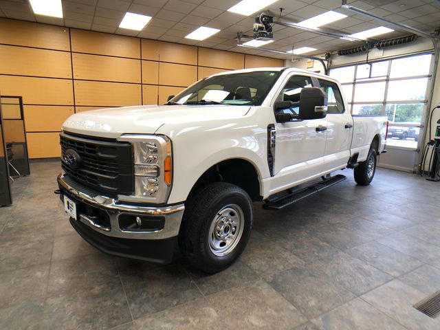 Certified 2023 Ford F350 XL w/ Snow Plow/Camper Package AWD/4WD image 3