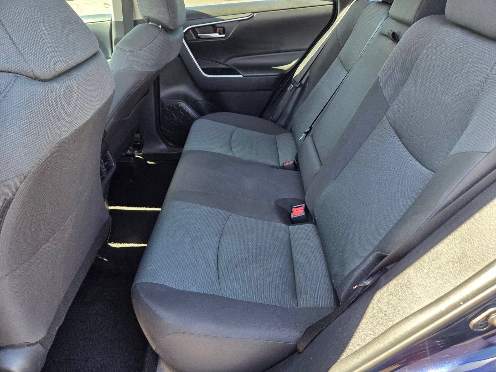 Used 2025 Toyota RAV4 XLE FWD image 11