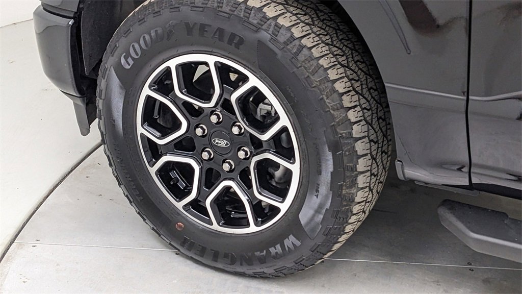 Certified 2022 Ford F150 XLT w/ Equipment Group 302A High image 4