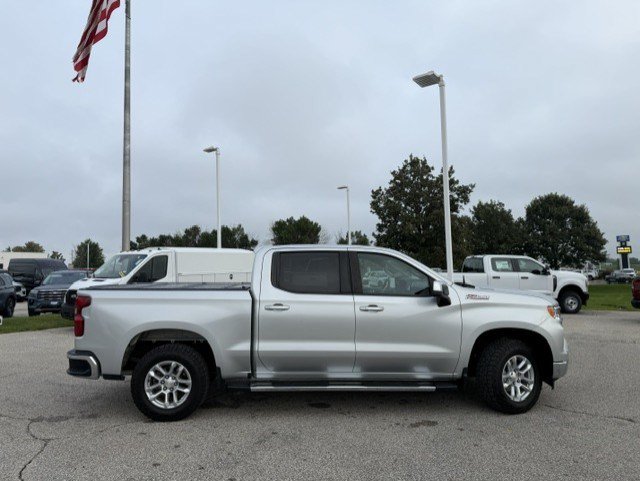Used 2022 Chevrolet Silverado 1500 LT w/ Diesel Off-Road Package AWD/4WD image 10