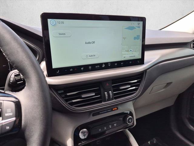 Certified 2025 Ford Escape SE FWD image 11
