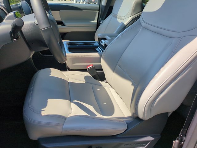Certified 2025 Ford Expedition Active RWD image 13
