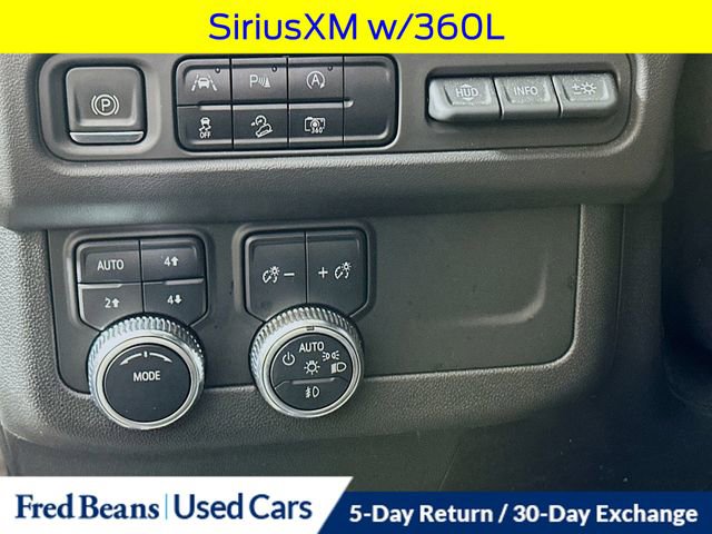 Used 2023 GMC Yukon AT4 w/ AT4 Premium Package AWD/4WD image 13