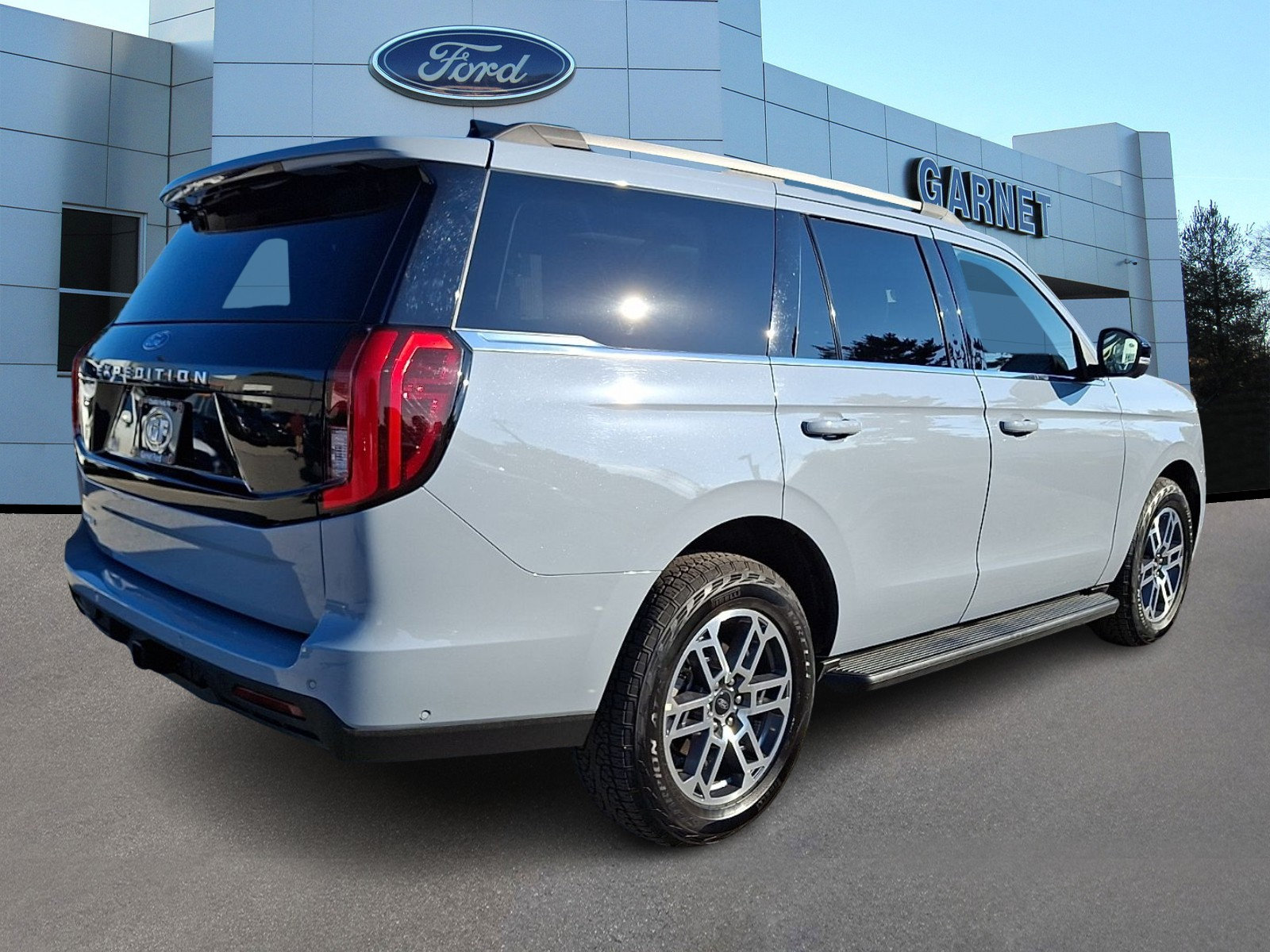 Certified 2025 Ford Expedition Active AWD/4WD image 8